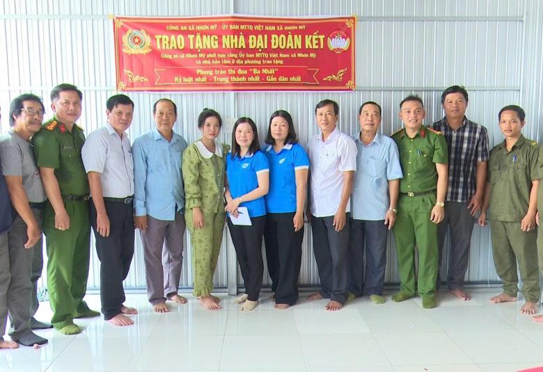 Nhơn Mỹ bàn giao nhà đại đoàn kết tại ấp Nhơn Hiệp