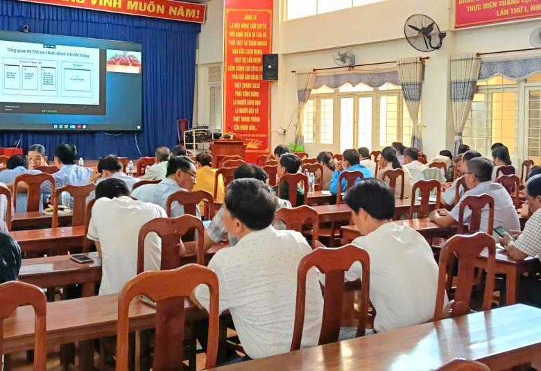 Nhơn Mỹ tham dự Hội nghị tập huấn triển khai 4 thủ tục hành chính của Đảng trên môi trường điện tử