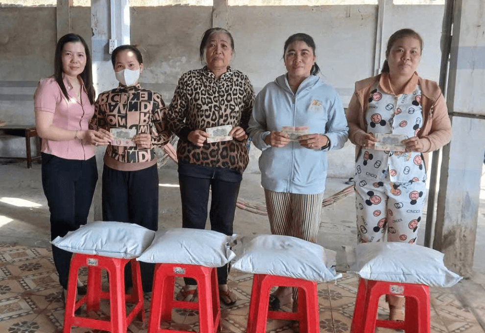 Hơn 15 triệu đồng hỗ trợ quà cho phụ nữ