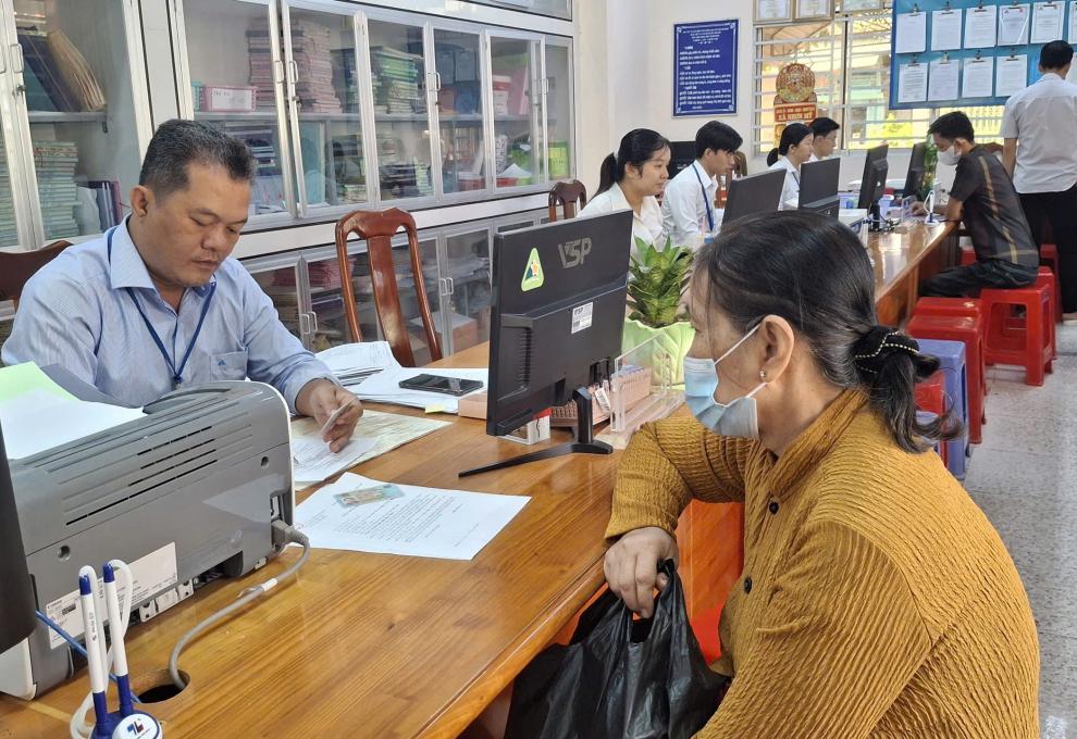 Năm 2026 Nhơn Mỹ đặt mục tiệu 100% thủ tục hành chính được kiểm soát chặt chẽ - công khai - minh bạch