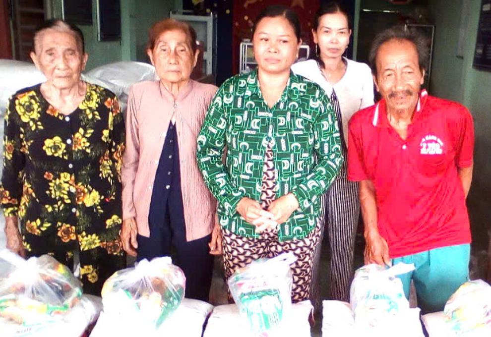 Phụ nữ xã Nhơn Mỹ lan tỏa yêu thương trong Rằm tháng Bảy