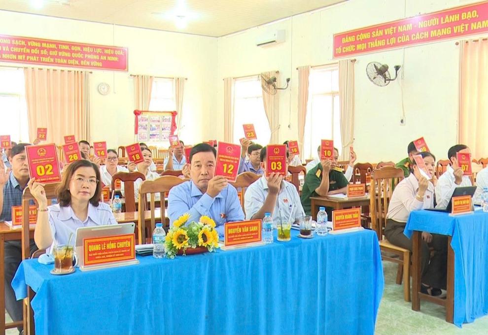HĐND xã Nhơn Mỹ tổ chức kỳ họp chuyên đề thông qua 4 Nghị quyết 