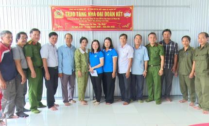 Nhơn Mỹ bàn giao nhà đại đoàn kết tại ấp Nhơn Hiệp