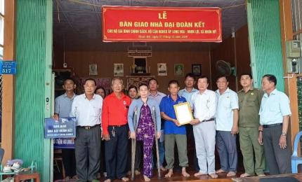 Hội chữ thập đỏ xã Nhơn Mỹ tổ chức sửa chữa, cất mới 03 căn nhà