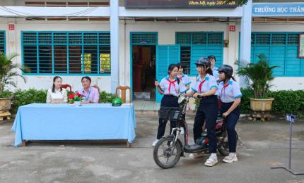 Liên đội Trường THCS Nhơn Mỹ chấp hành pháp luật về trật tự an toàn giao thông