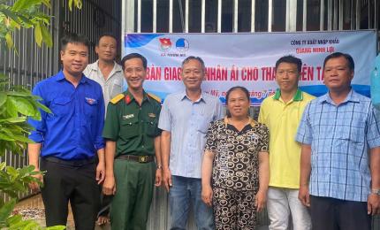 Bàn giao nhà nhân ái cho thanh niên tại ngũ
