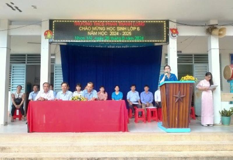 Xã Nhơn Mỹ bàn giao học sinh lớp 5 lên lớp 6 năm học mới