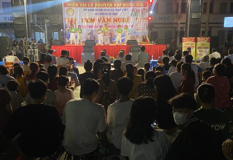 Đêm văn nghệ gây quỹ khuyến học