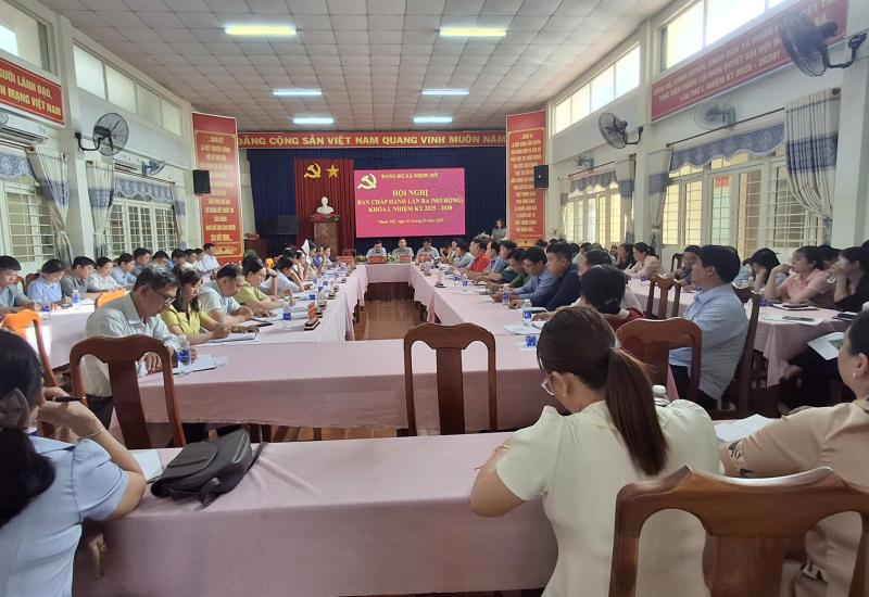 Nhơn Mỹ: Hội nghị Ban Chấp hành Đảng bộ mở rộng lần thứ ba - quyết tâm hoàn thành mục tiêu 2025