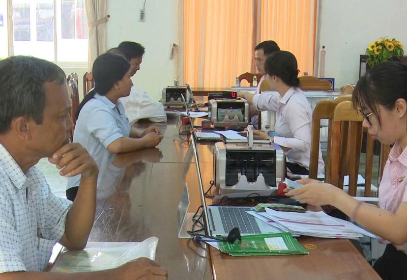 Ngân hàng Chính sách xã hội Chợ Mới giao dịch tại xã Nhơn Mỹ