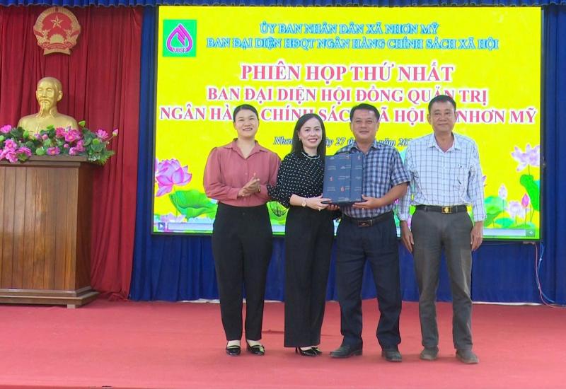 Nhơn Mỹ tổ chức phiên họp thứ nhất Ban đại diện Hội đồng quản trị Ngân hàng Chính sách xã hội