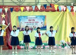 Hội thi văn nghệ chào mừng Ngày nhà giáo Việt Nam